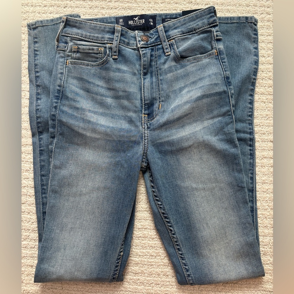 Hollister jeans size 0 NWT